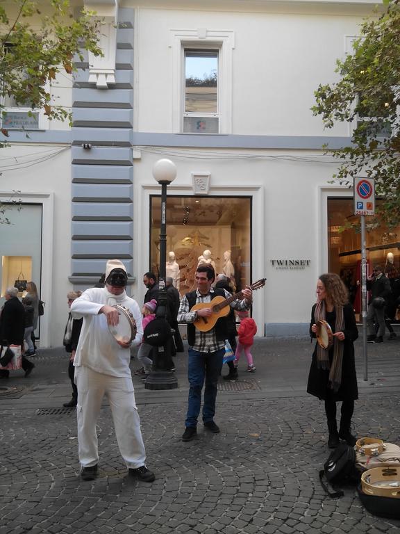 Dolce Vita Vomero Napoli Bagian luar foto